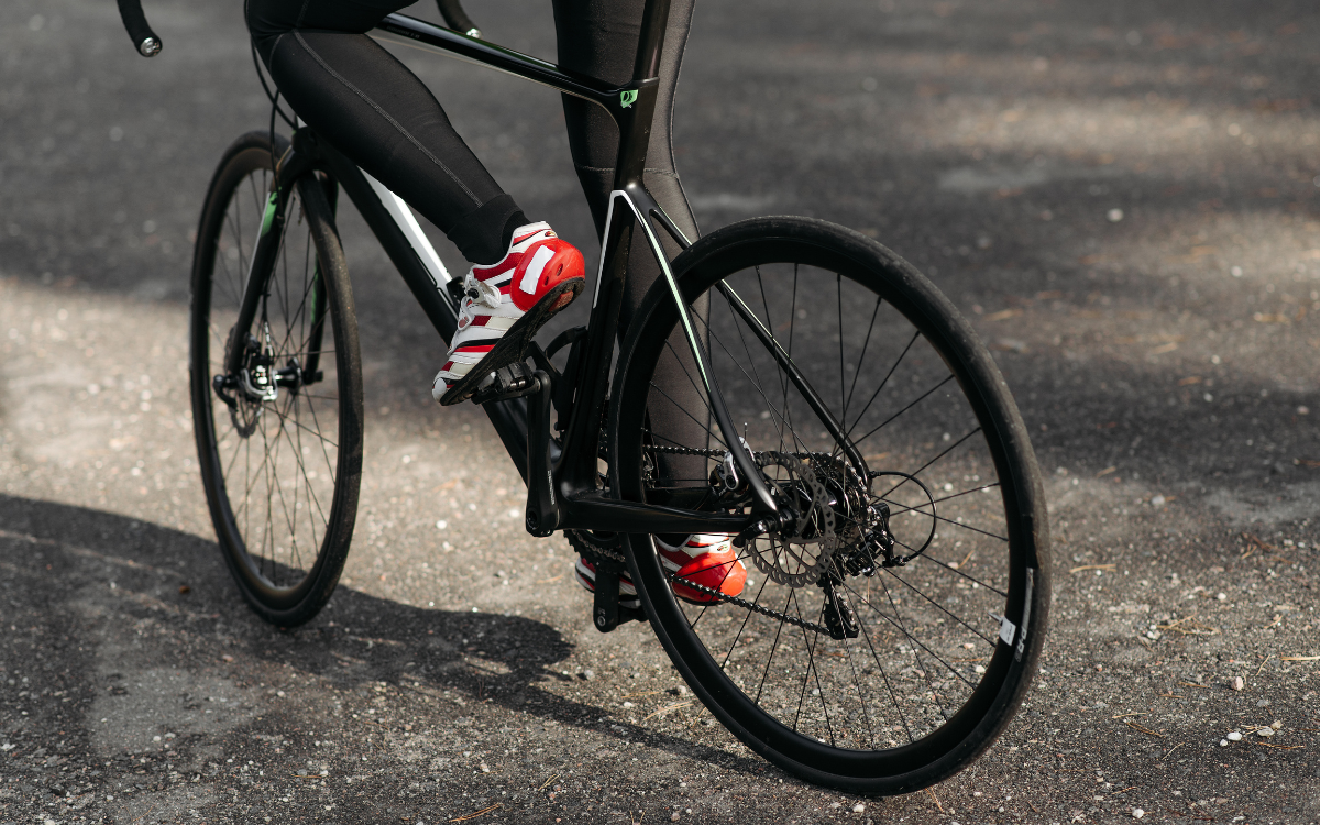When do Indonesian people use bicycles?