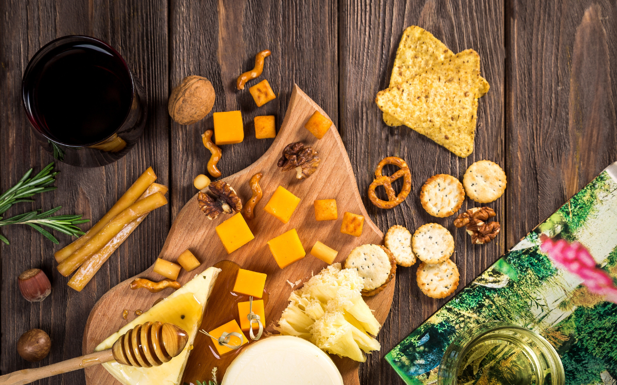 How Often Do Indonesian People Eat Snacks?